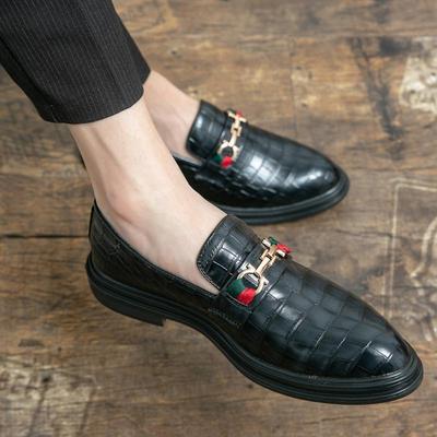 Chaussures d'été en cuir à cube pour hommes, chaussures de ville d'affaires pour hommes, mocassins pour hommes, version coréenne à bout pointu pour jeunes, chaussures de mariage pour marié à talonnette