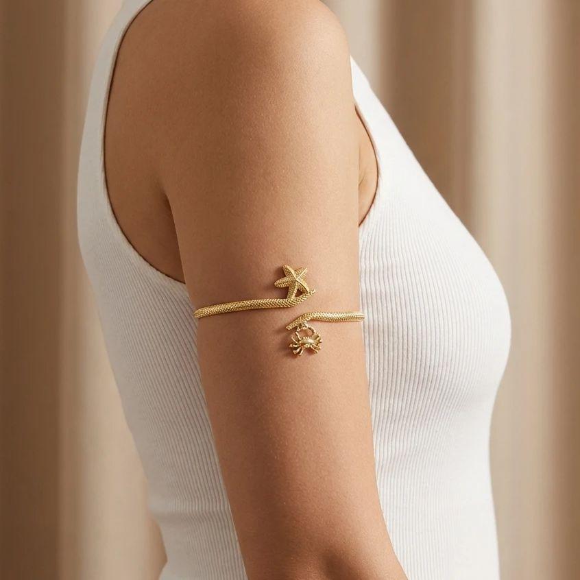 Strukturierte Goldfarbene Seestern Oberarmmanschette Armband für Damen Vintage Punk Muschel Krabbe Offenes Armband Sommer Ästhetik Schmuck