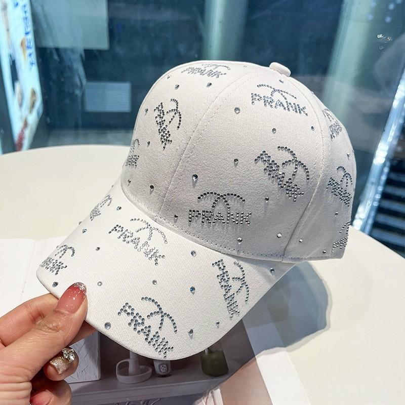 Letter Embellished Cotton Baseball Hat With Sunblock For Fashionable Adults белый