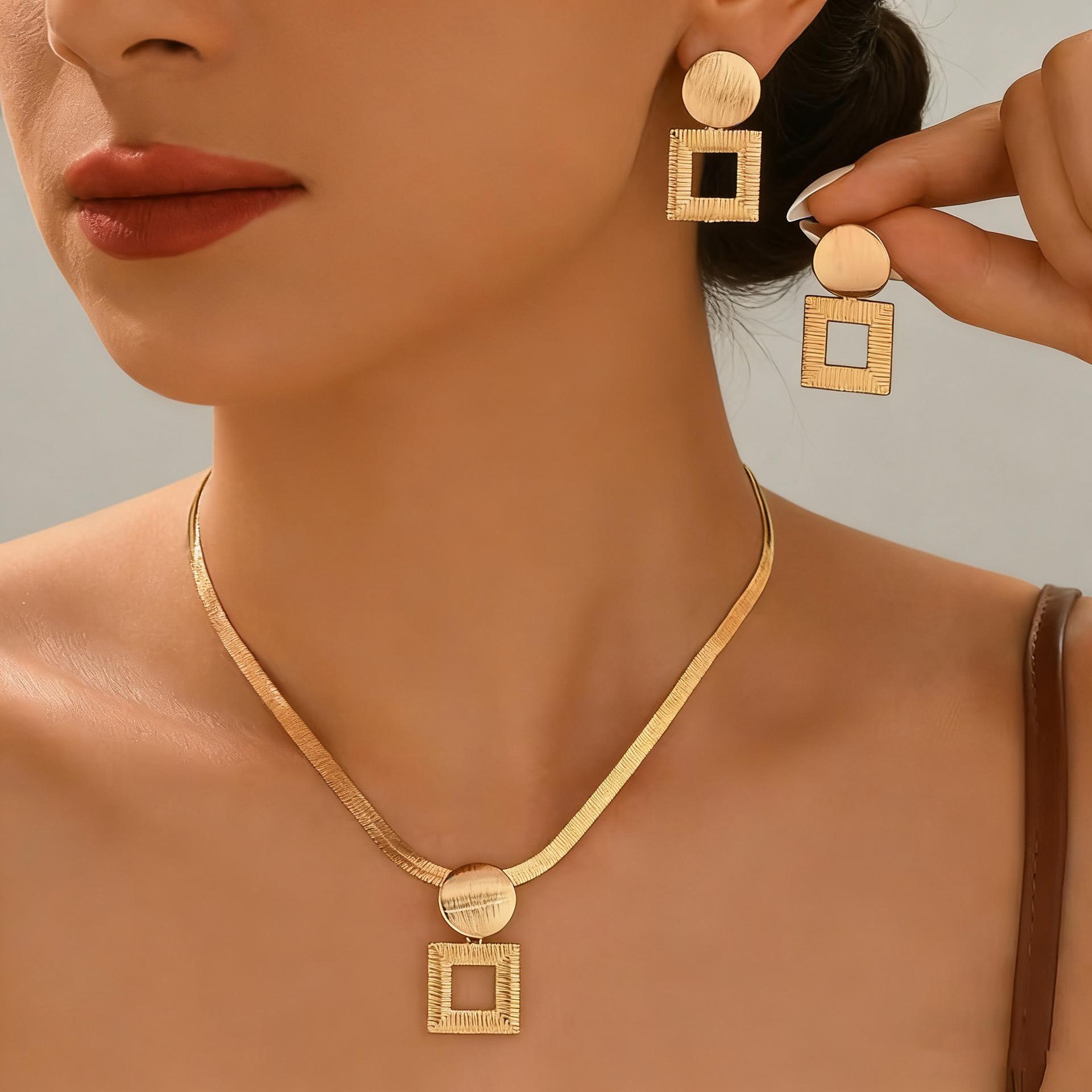 New Fashion Collection Necklace Earrings Necklace Ladies