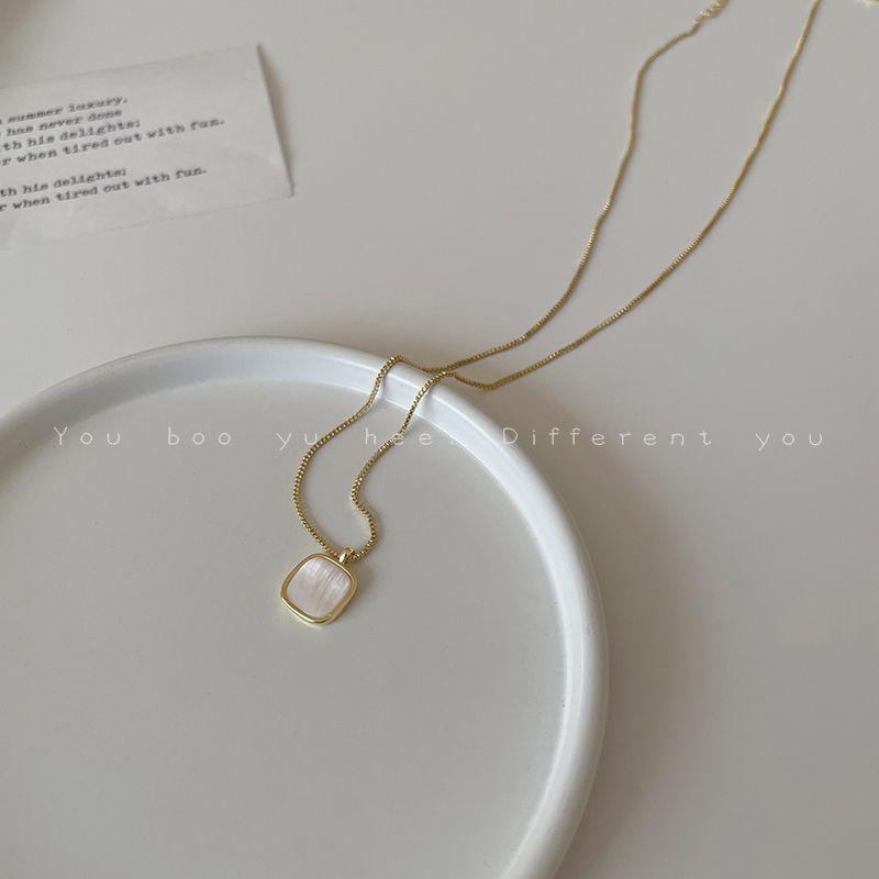 Niche Style Gold Women's Accessible Luxury Clavicle Chain Elegant Shell