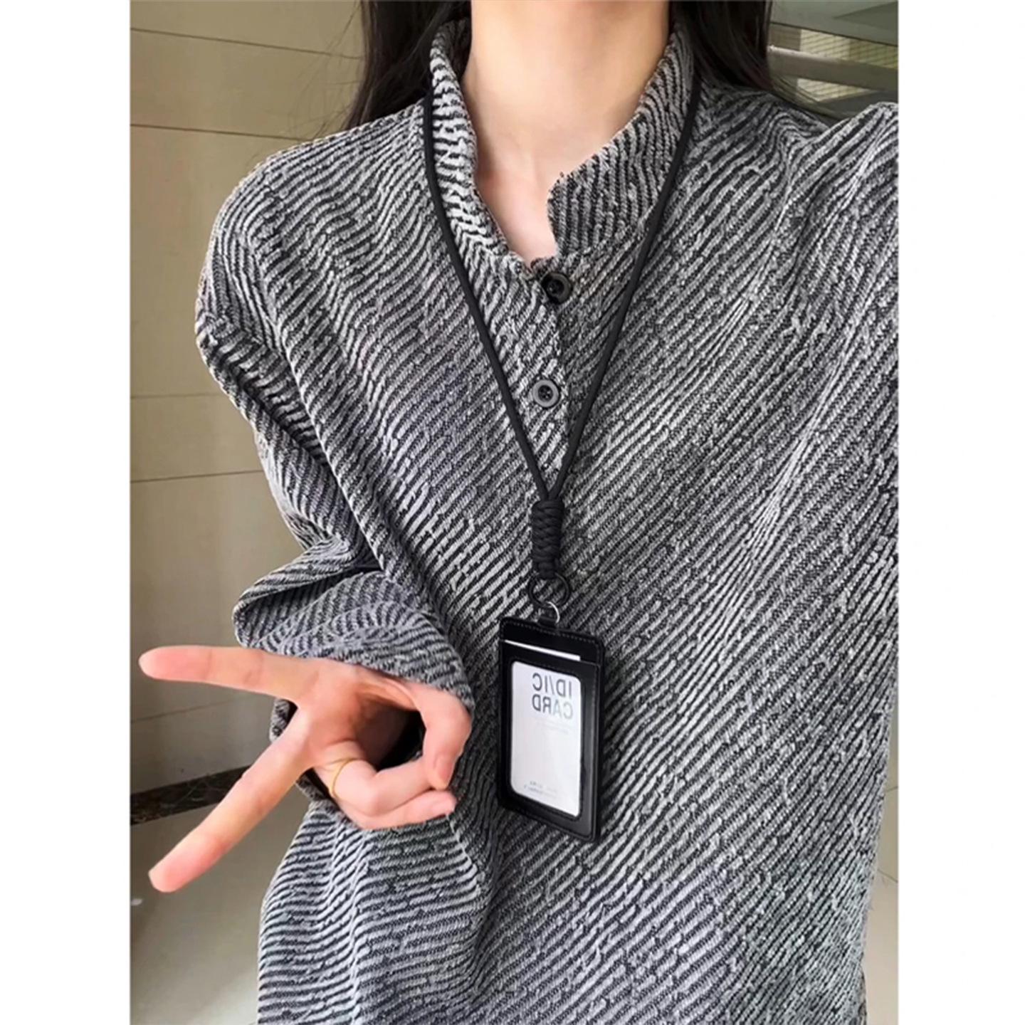 

Unisex Heavyweight Black and White Striped Polo Collar Hoodie for Autumn/Winter, Stylish and Versatile with a Chic Small Fragrance Style. L сірий колір