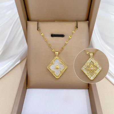 Collier Rhombus Creux Style Luxe Léger Tempérament Magnifique Tout en Diamants Chaîne de Clavicule Polyvalente pour Femme Chaîne en Acier Titane