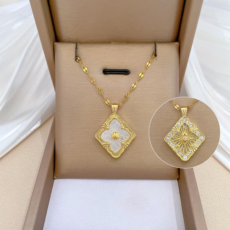 Rhombus Hollow Plate Light Luxury Temperament Gorgeous Full Diamond Necklace Female Versatile Collarbone Chain Titanium Steel Chain