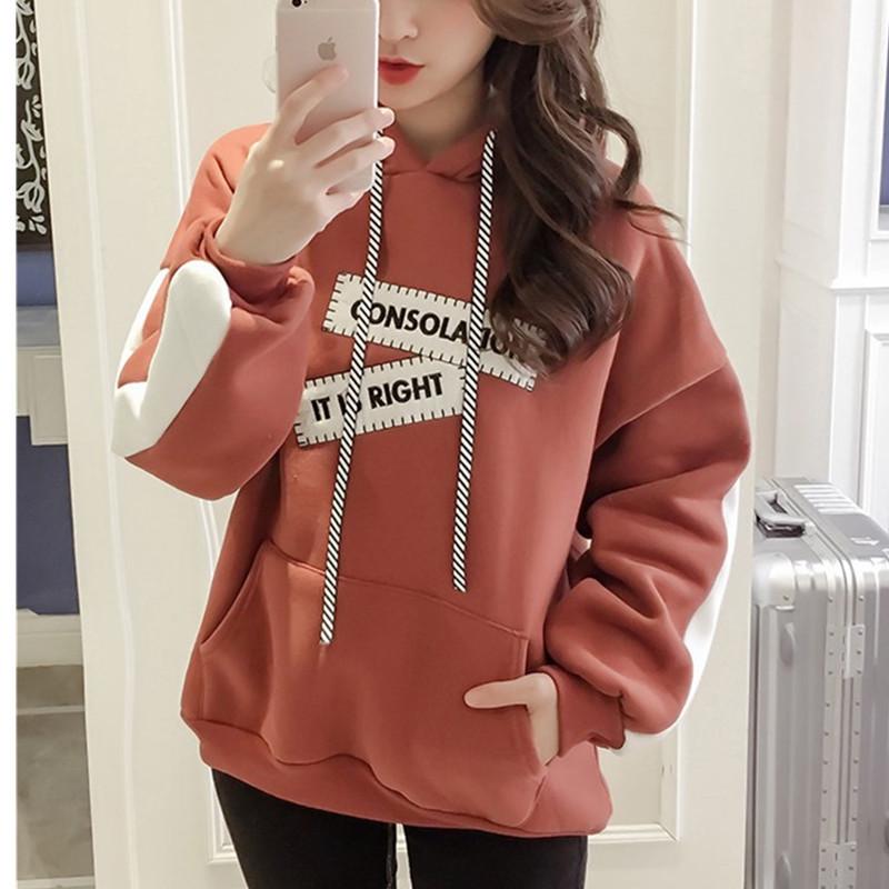 Korean Ulzzang Plus Velvet Hoodie for Women: Warm, Loose Fit, Harajuku Style Pullover with Hood for Autumn and Winter.