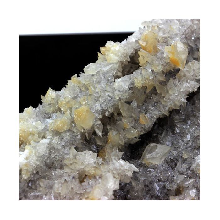 Pierres et Minéraux. Calcite + Quartz. 3496.0 ct. Mexique.