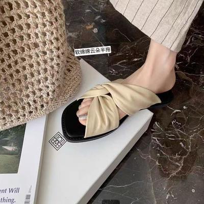 Grape Mother Internet Celebrity with the Same Soft~ Giant Comfortable Soft Skin Folds Twist Versatile Square Head Cloud Half Slippers