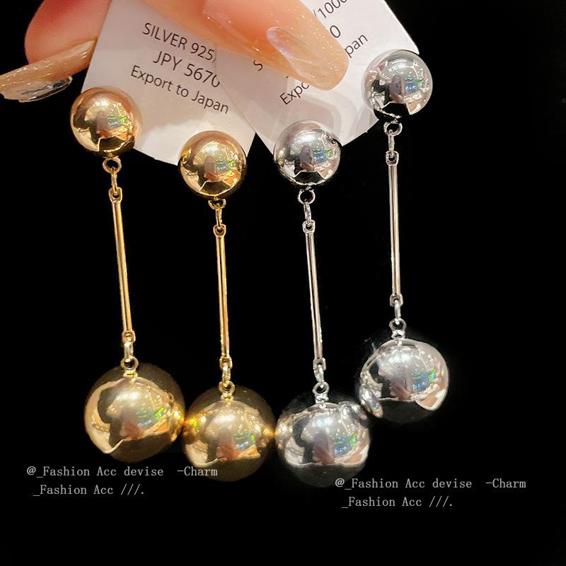 Silver Needle Metal Ball Tassel Earrings Personality Exaggerated Design Sense Earrings Simple Fashion Cold Wind Earrings