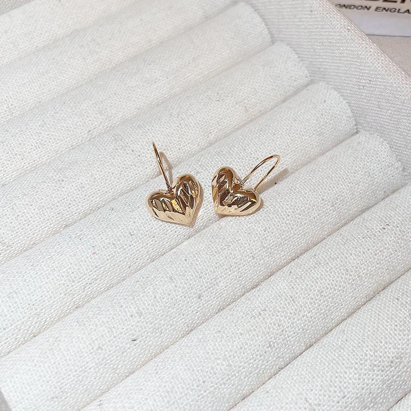 Real Gold-Plated Silver Needle Retro Flower Butterfly Pearl Stud Earrings - Exquisite High-End Design.