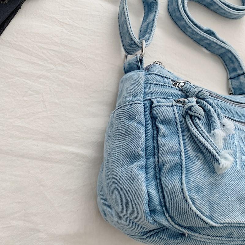 Dżinsowa torba z haftowanym napisem, wielokieszeniowa torba crossbody