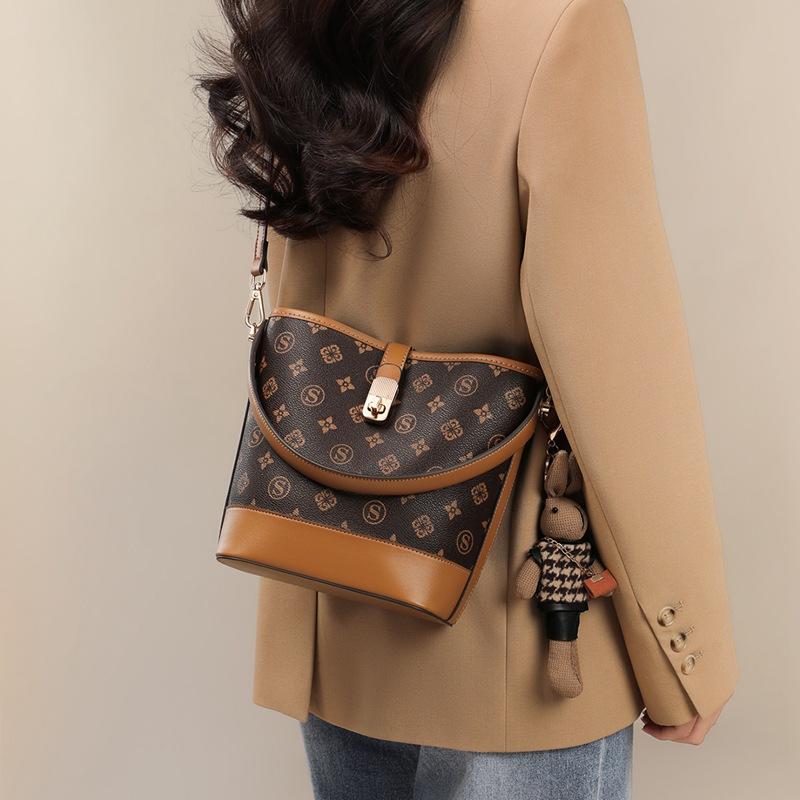 Bucket Bag for Women 2025 New Autumn Winter Bucket Bag Crossbody Bag High-end Handbag Single Shoulder Commuter Bag for Women