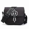 Trendige Nischen-Schultertasche Crossbody-Tasche Messenger Bag für Damen und Herren - KM