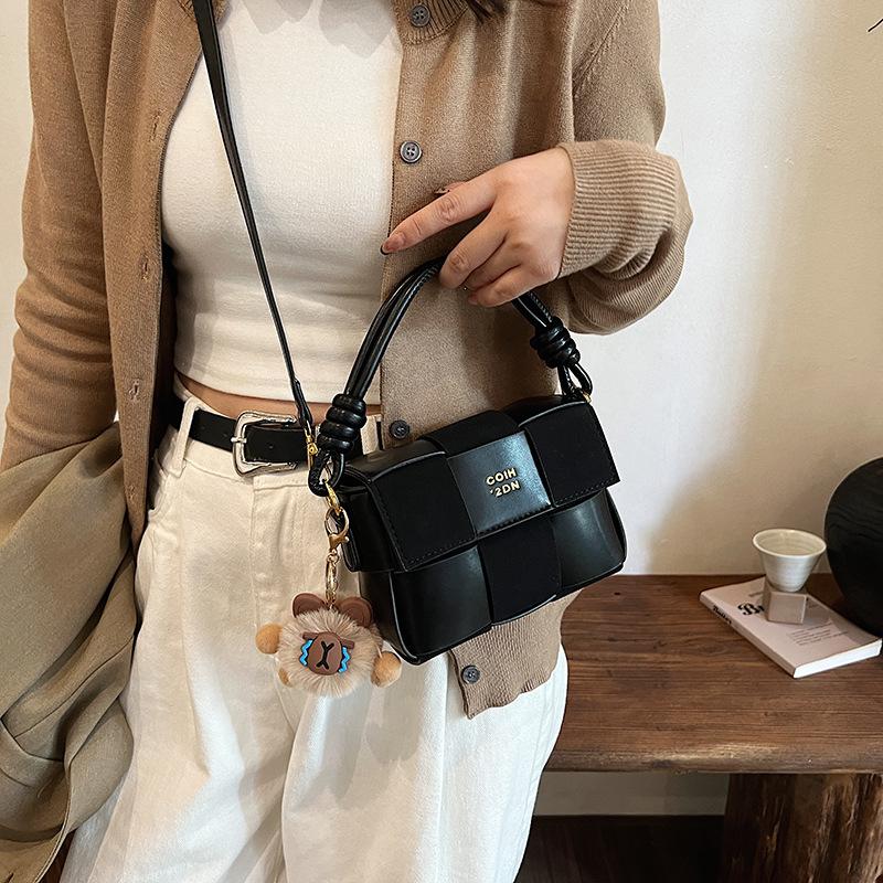 Niche Design Woven Bag Women 2025 New Korean Version Fashion Retro Splicing Ins Internet Celebrity Shoulder Small Square Bag