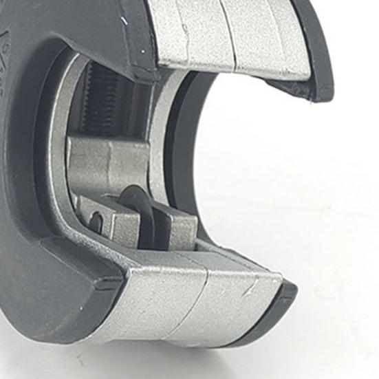 Ratcheting Tubing Cutter Compact Size Pipe Cutter with Replaceable Steel Blades DIY Pipe Cutting Tool Portable Ratchet Cutter