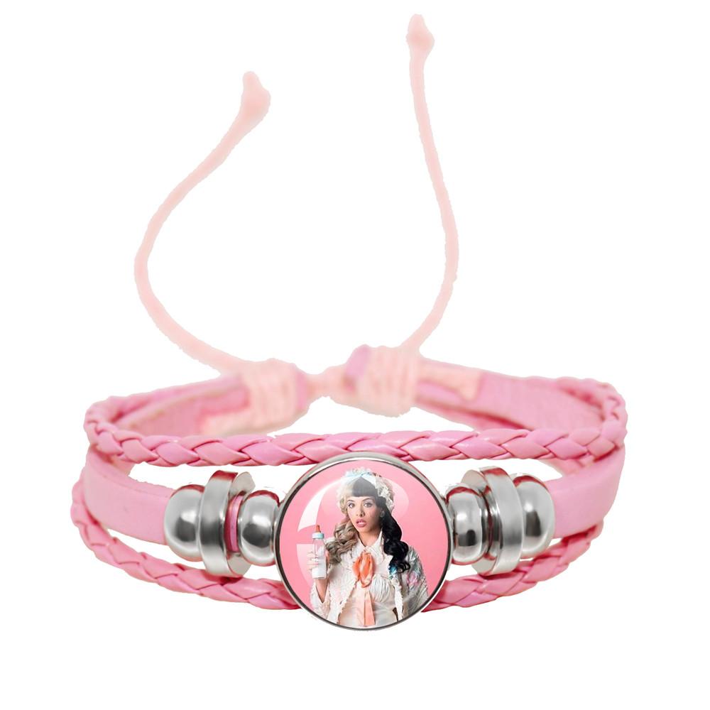 Melanie Martinez Crybaby Braccialetto in Pelle Rosa Cabochon in Vetro Modello Copertina Album Pop Music Braccialetto in Pelle Gioiello Regalo per Fan