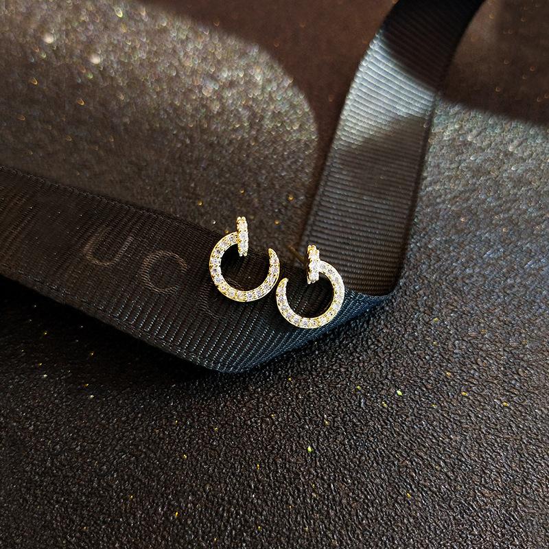 New Exquisite Women's Nail Earrings Creative Irregular Earrings Small  copper Needle Stud Earrings Temperament Earrings