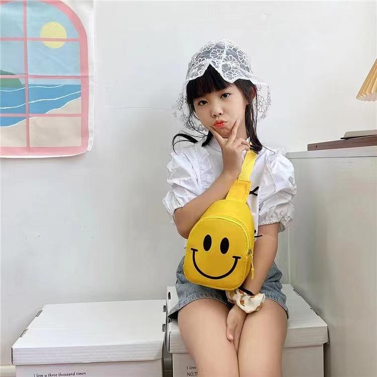 Douyin 2025 Children's Breast Bag New Bag Girl Cute Smiley Face Messenger Bag Baby Chest Portable