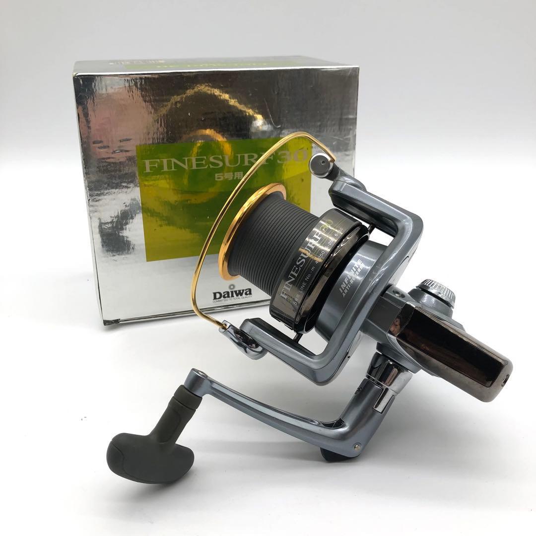Used DAIWA FINESURF 30 (for size 5) spinning reel
