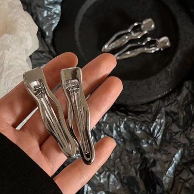 Metal Dalga Tokalarım Özel İlgi Tasarımı Soğuk Rüzgar Ins Klip Bang Klip Ördek Gagası Klip Yan Klip Firkete Headdress Kadın