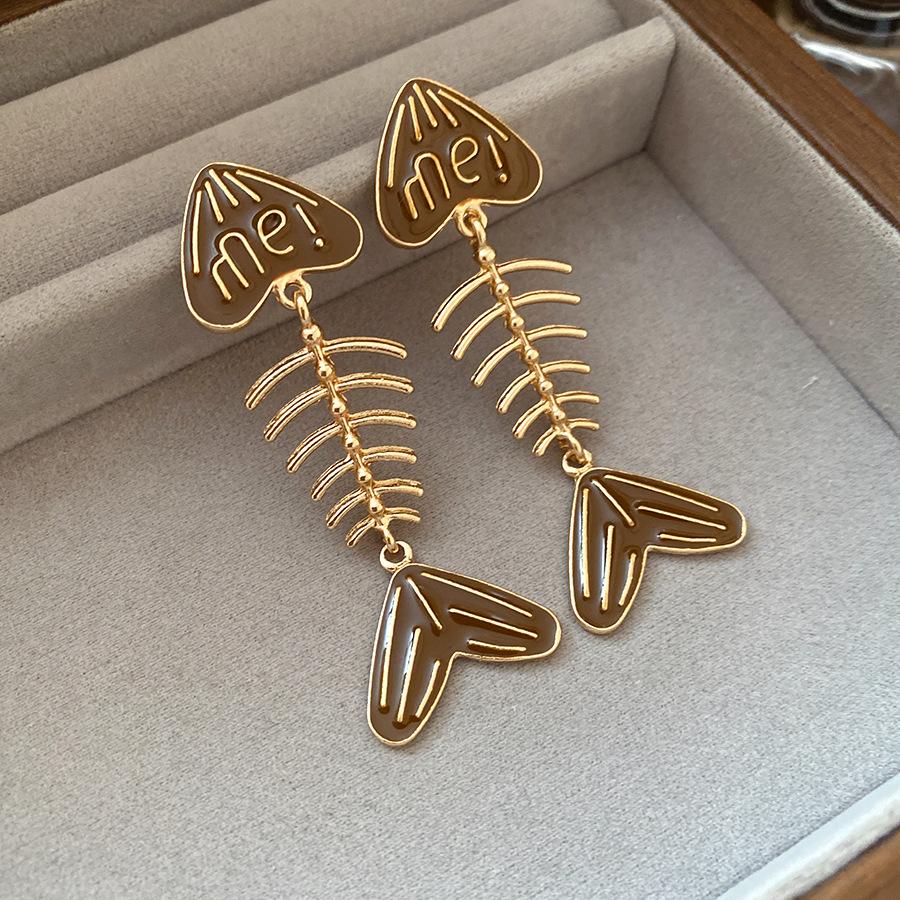 Silver needle retro fish bone pendant earrings European and American fashion court style temperament earrings light luxury high-end earrings women