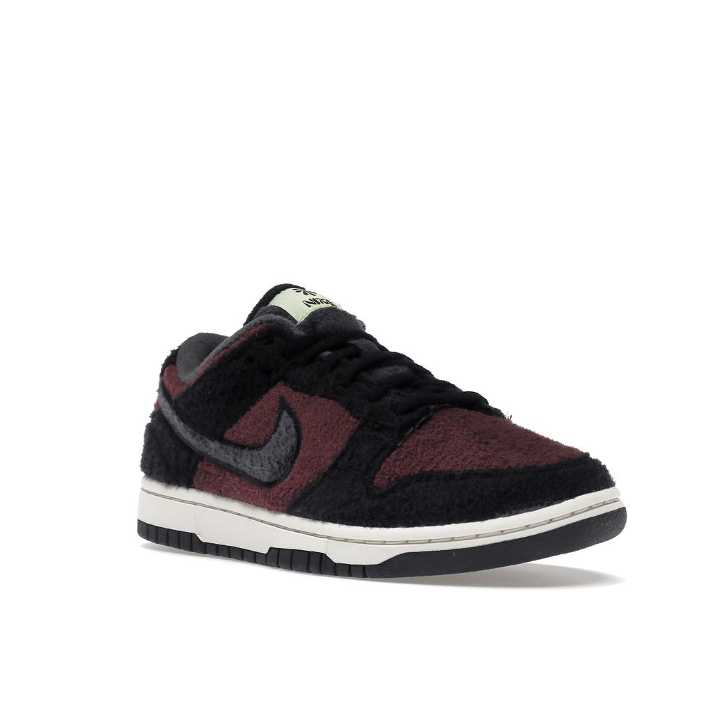 Nike Dunk Low SE Fleece Burgundy Crush Black White Dark Smoke Grey DQ7579-600