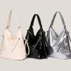 Für Herbst und Winter gibt es zahlreiche Funktionen wie Tragetaschen, Umhängetaschen, Handtaschen mit Reißverschluss, Rucksäcke aus weichem Leder für Damen