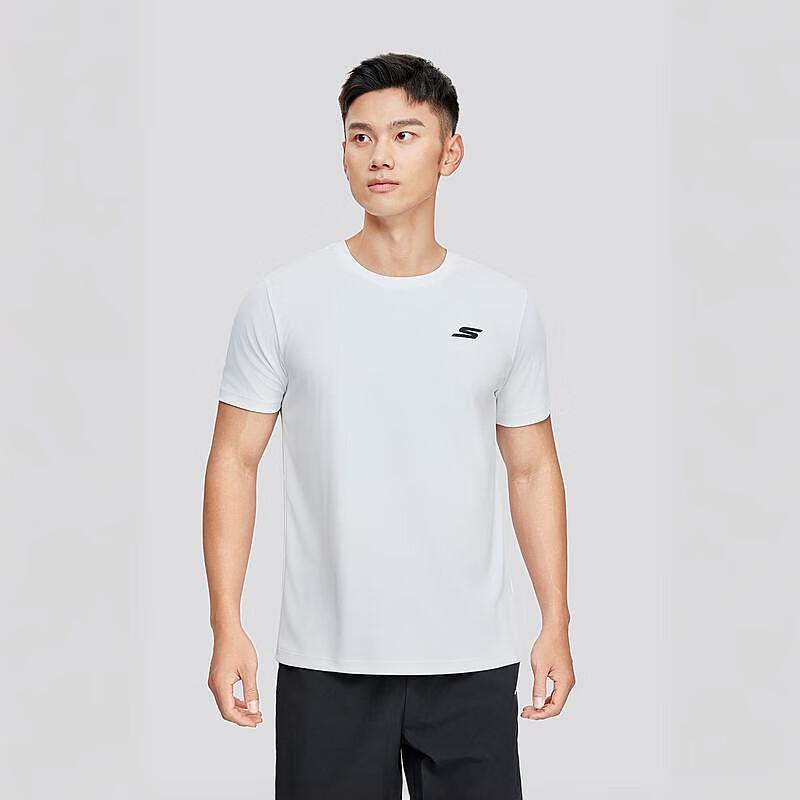 

Skechers Men s Short Sleeve T-Shirt and Shorts Set L