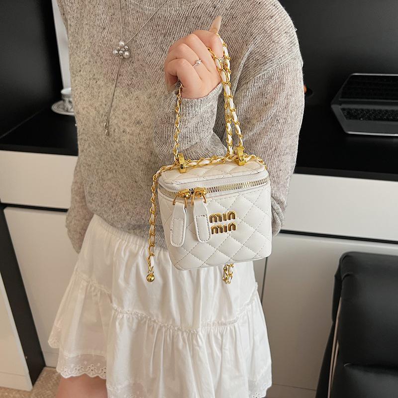 Štýlová mini taška cez rameno: Voňavá Štýlová Crossbody taška s retiazkou