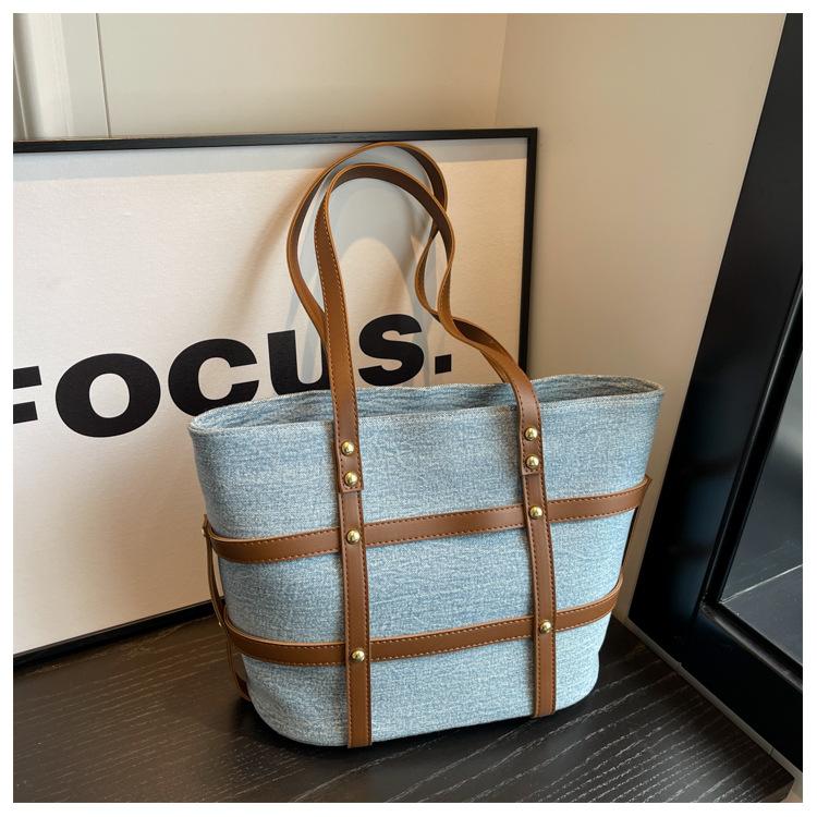 

Універсальна жіноча дорожня сумка 2024, нова модна сумка на плече великої місткості, модна сумка-кошик для овочів, сумочка світло-синій колір