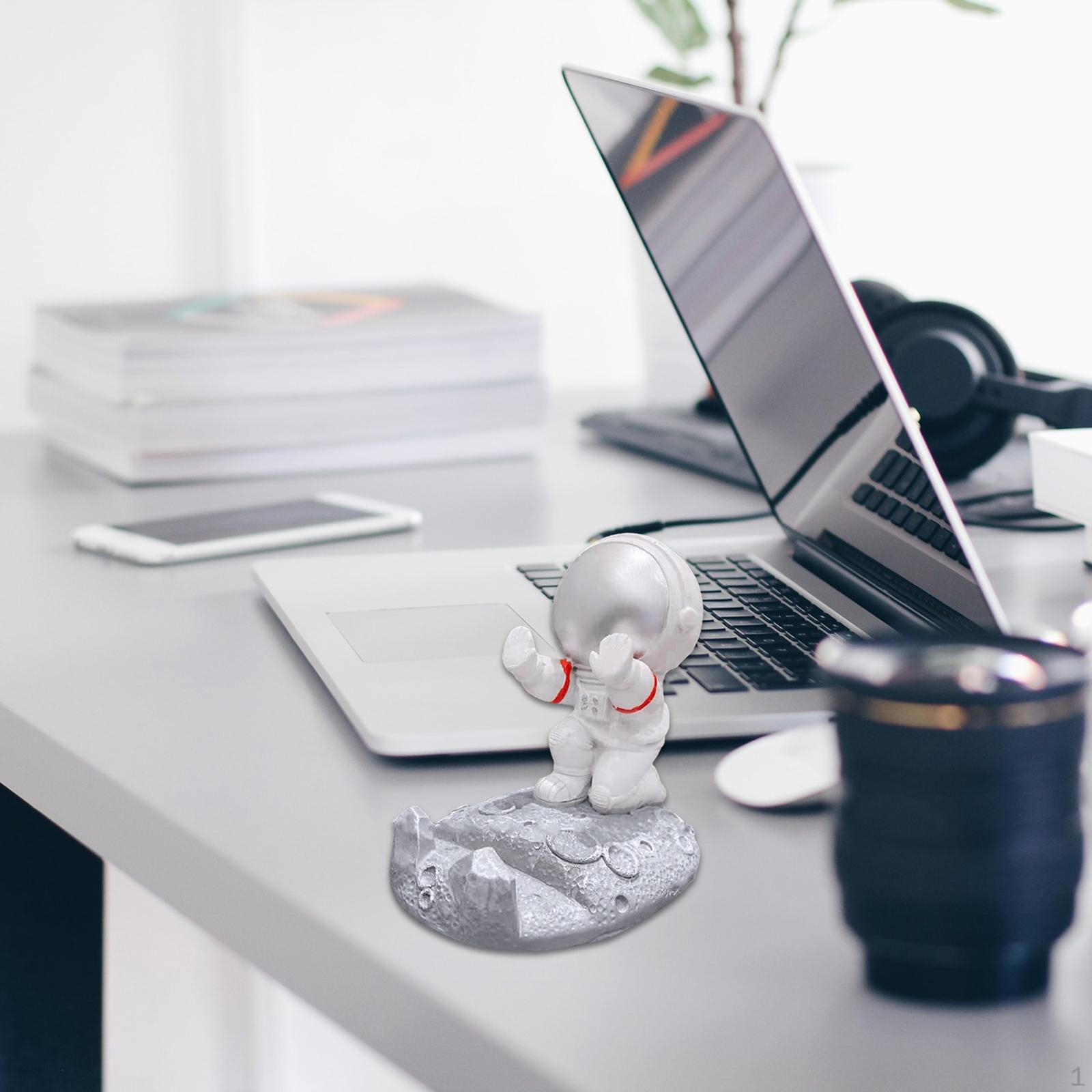 

Astronaut Mobile Phone Holder Statue Sculpture Resin Spaceman Stand Figurine Ornaments Desktop silver