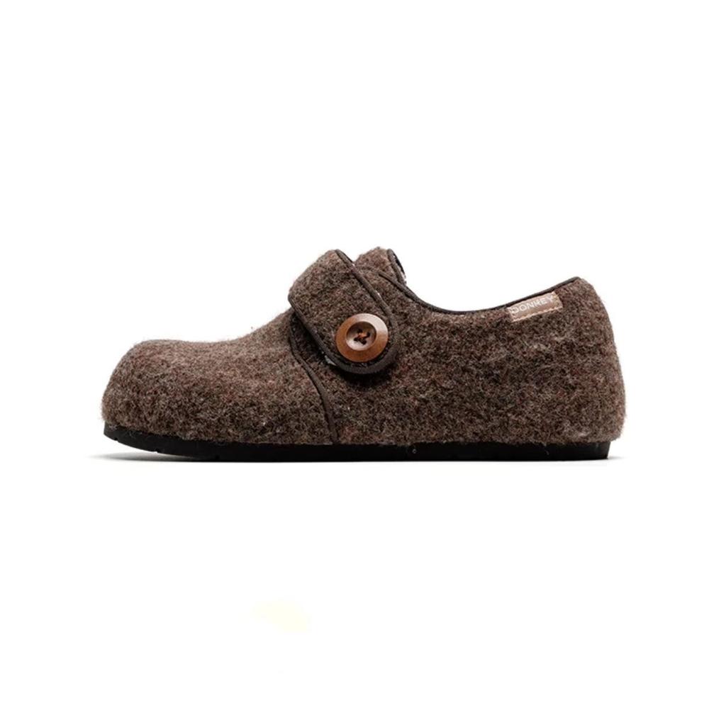 Casual Velcro cotton shoes women's 2025 autumn and winter French retro buckle simple low-top plush thickened fluffy shoes