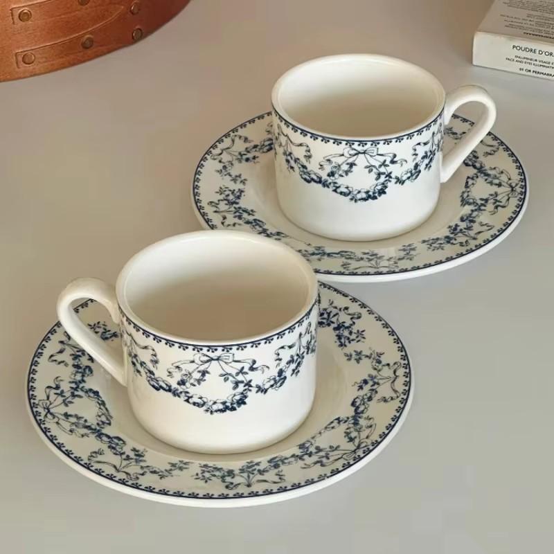 Tazza da caffè e piattino in finta ceramica floreale retrò francese
