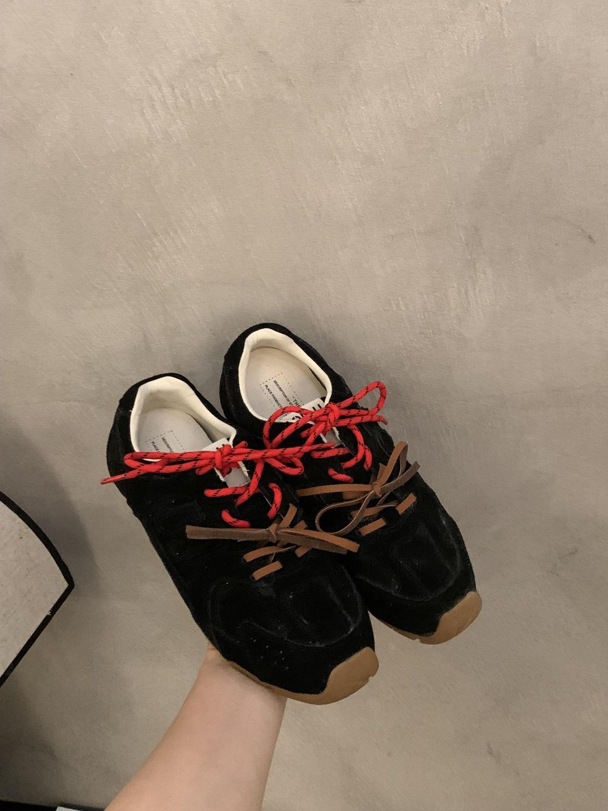 

Leather German training shoes women s 2025 spring new retro flat-bottomed versatile color matching casual sports Forrest Gump shoes dad shoes 39 чёрный