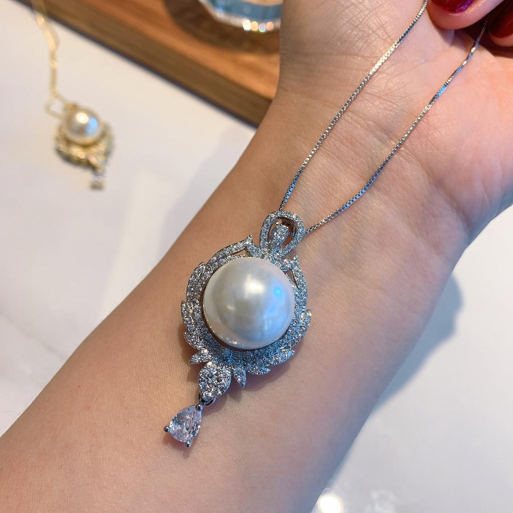 Australischer Perlmutterfalter-Anhänger für Damen, Halskette mit goldenen Perlen und Knochenkette für Damen