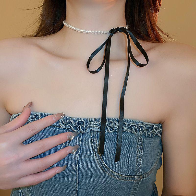 Collana a Clavicola con Nappa di Perle e Farfalla in Stile Coreano