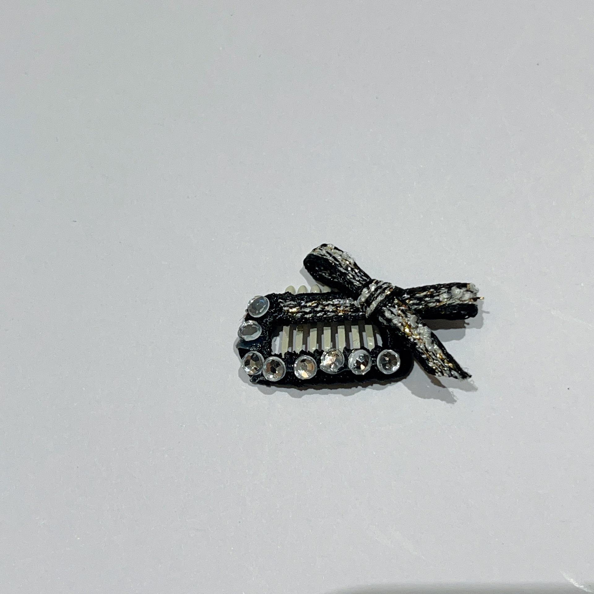 

Secure Diamond BB Clip for Dogs - Stays in Place, No Shake-Off. Perfect for Yorkshire, Teddy, Maltese Headdress or Nose Hair Clip. 2.3cm (Stainless Steel Clip)