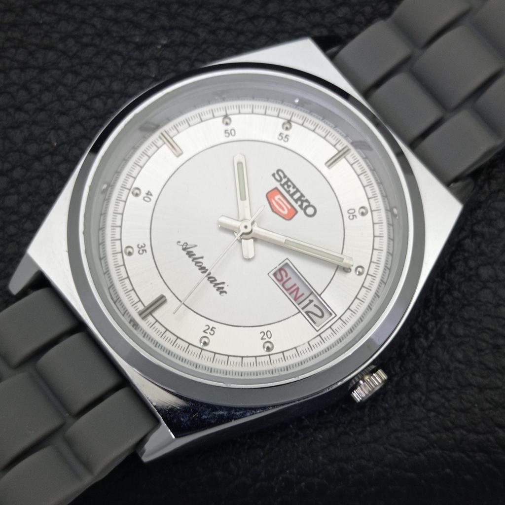 REFURBISHED VINTAGE SEIKO 5 AUTOMATIC JAPAN MENS SILVER DIAL WATCH A434686-2