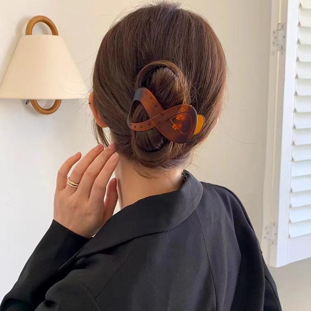 

Korean Style 8-Figure Duckbill Hair Clip - Women s Retro Black Hair Accessory