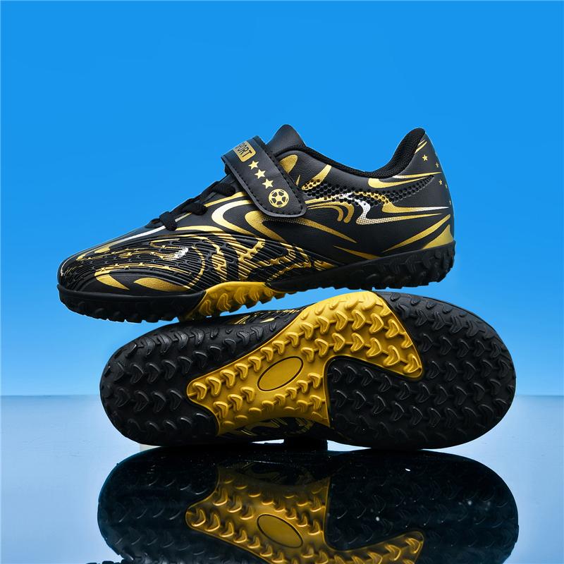 New Kids Soccer Shoes Original Football Shoes Boy Girl Indoor Professional Football Field Boots Society Cleats Non Slip Athletic Shoes