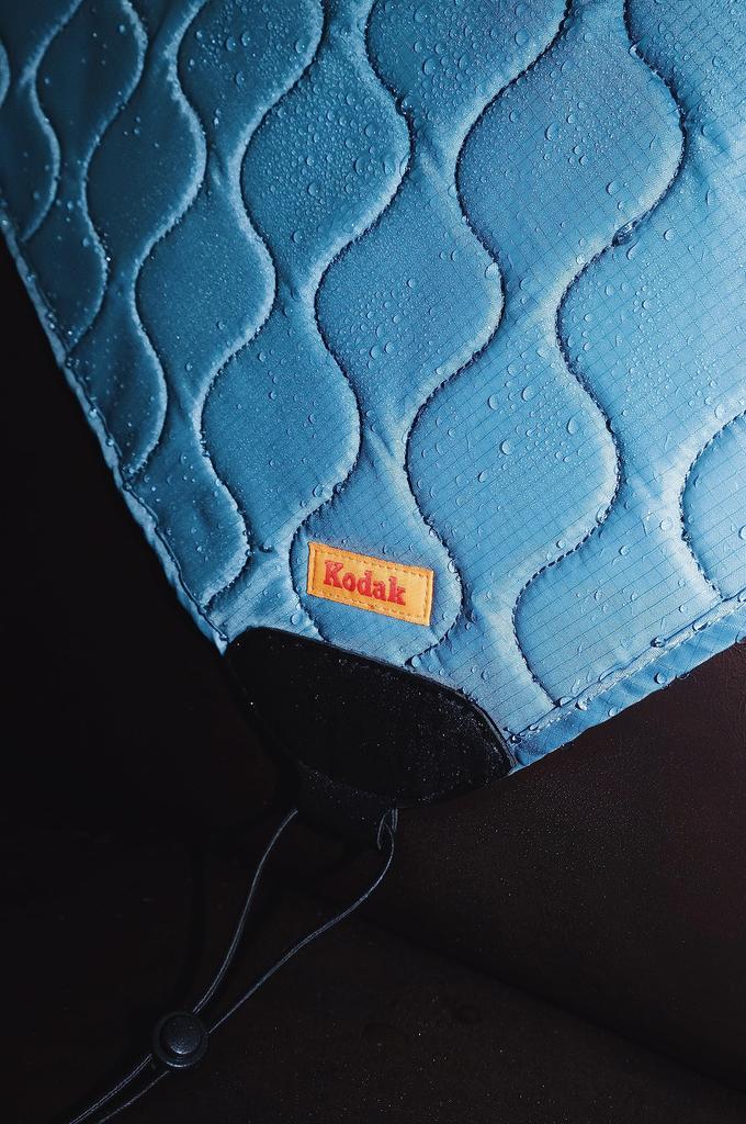 KODAK Camera Wrap Size M 31x31cm Protective Cloth for Mirrorless Compact and Prime Lenses - Water-Resistant, Scratch-Resistant, Dust-Proof Cameras,