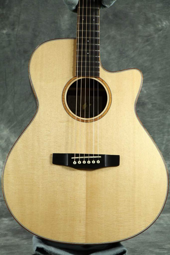 MORRIS NAT acoustic guitar SC-71