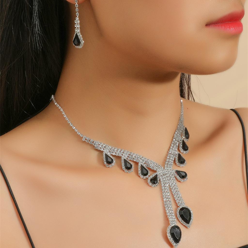 Black High-end Butterfly-shaped Long Fringed Necklace Earrings Set, High-end Sense Necklace Earrings Two-piece Set