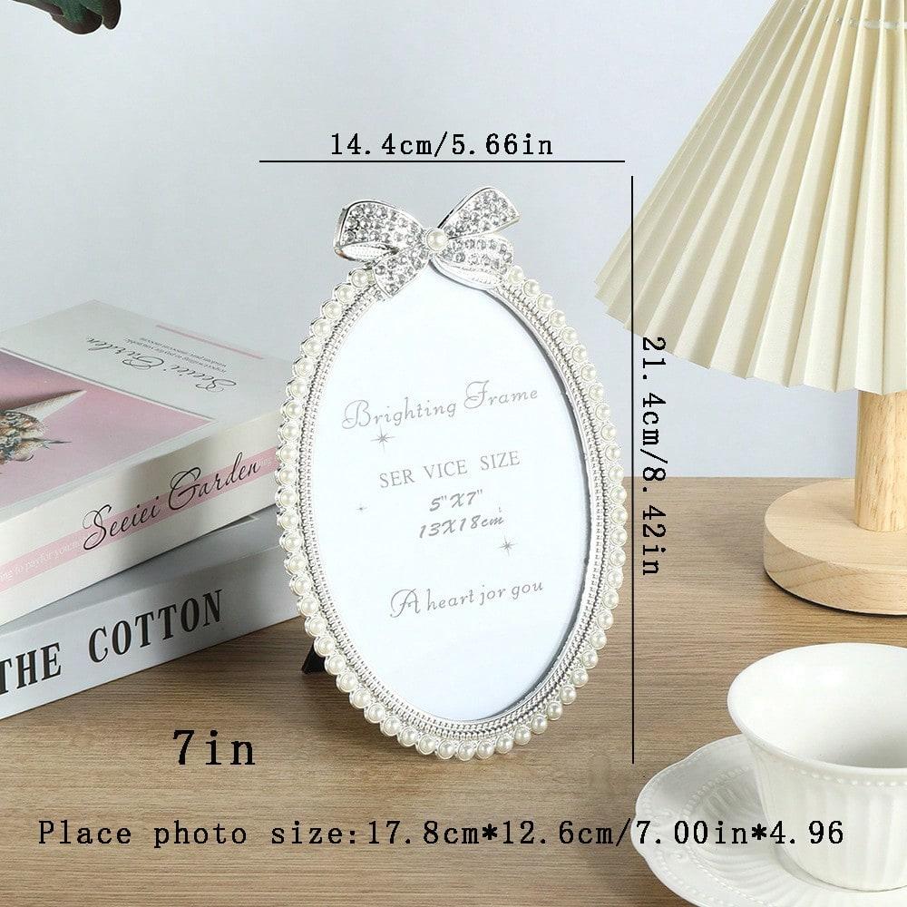 

1pc Silver Framed Bow Tie Photo Frame, Inlaid With Rhinestones And Faux Pearls, 3 , 6 , 7 Oval Frames, Valentine s Day Birthday Party White-