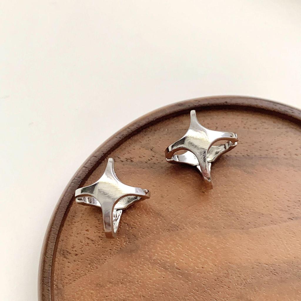 Chic 3D Mango Star Earrings: Stylish, Versatile & Unique Ear Cuffs for Women