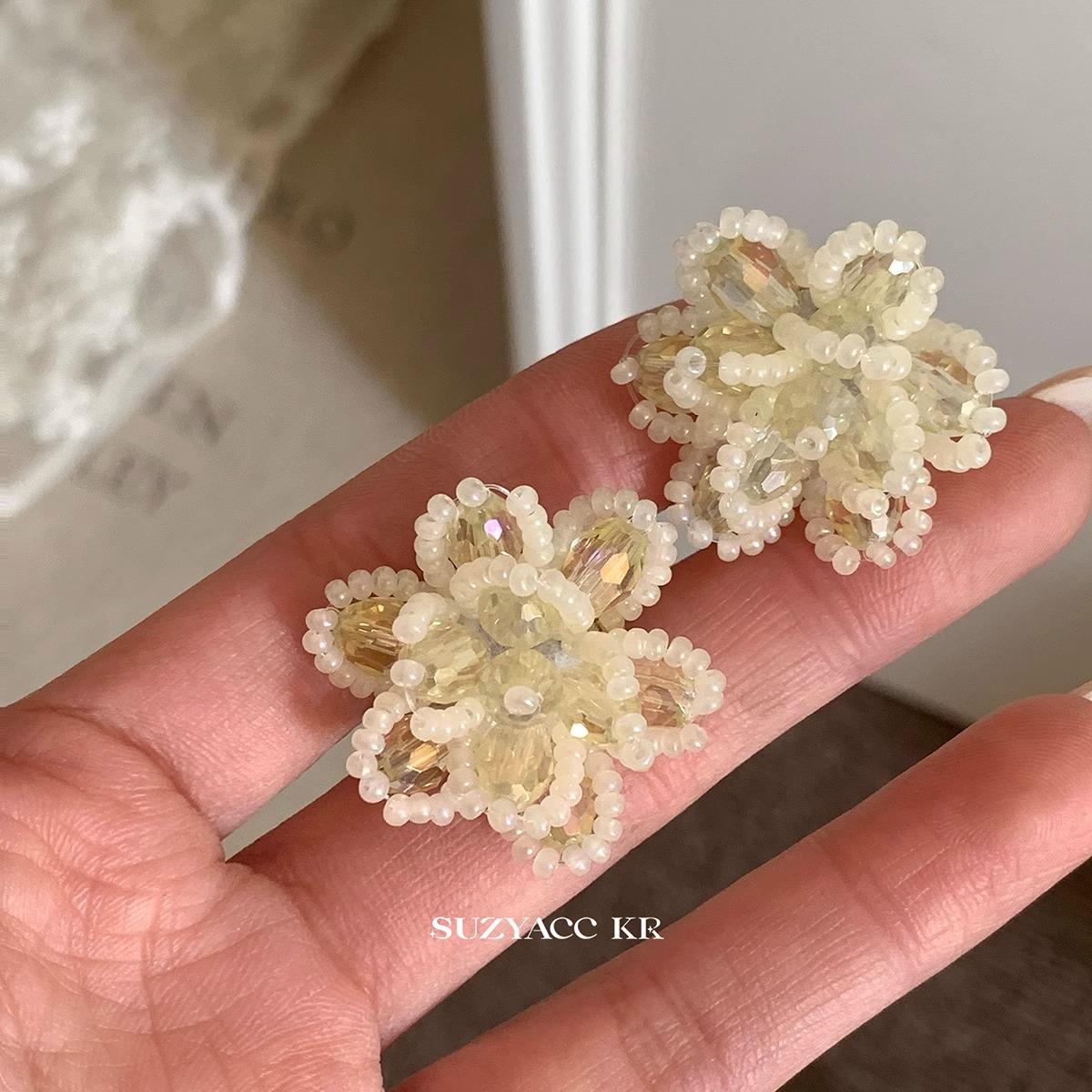 

2025 Summer Sweet Pearl Flower Earrings: Women s High-End Sterling Silver Studs