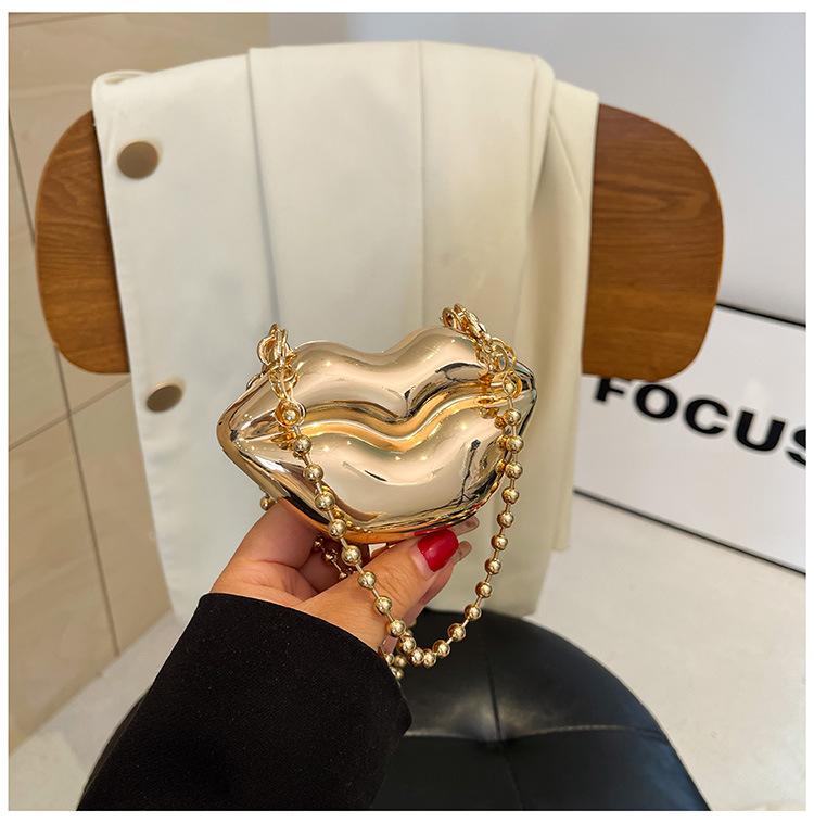 Funny creative lip bag 2025 summer new Korean version ins girl shiny chain trendy one-shoulder crossbody bag