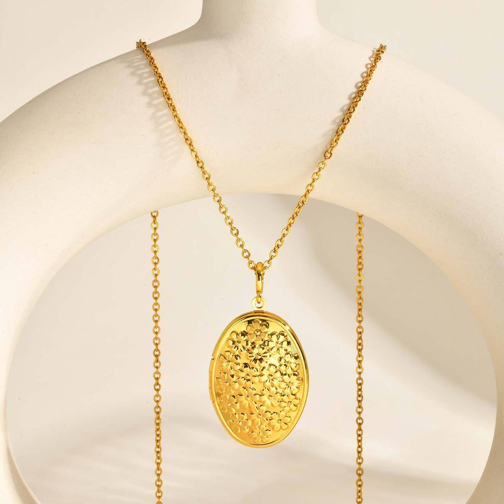 Oval Round Flower Locket Necklace that Holds Pictures Photo Locket Pendant Gifts for Women