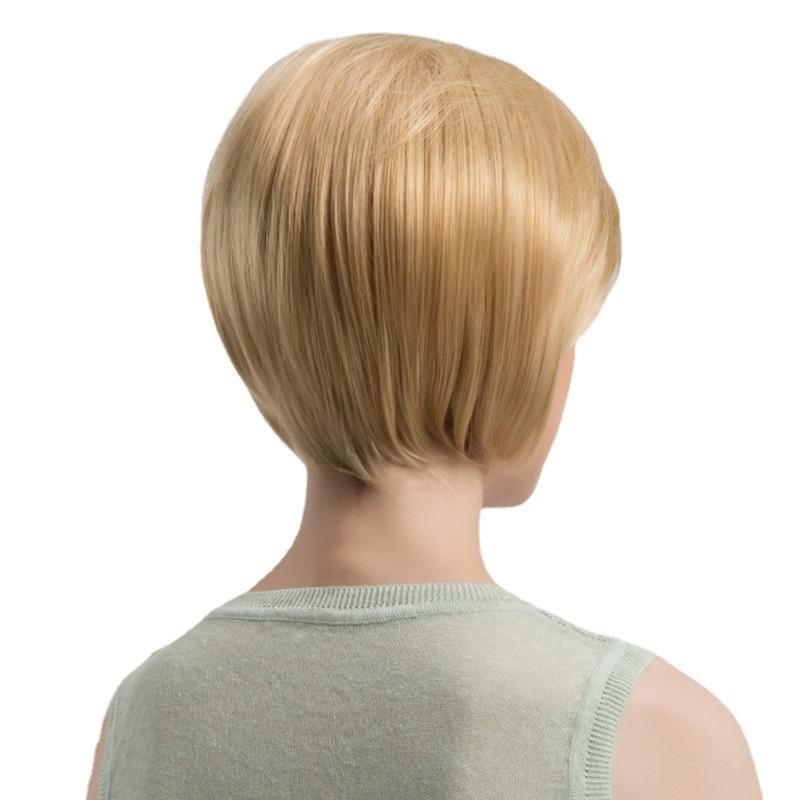 Synthetische blonde Perücken für Frauen Kurze Haarschnitte Mama-Perücke mit Pony Natürliche Frisuren Gemischt Blond Glattes Haar Kostüm für alte Dame
