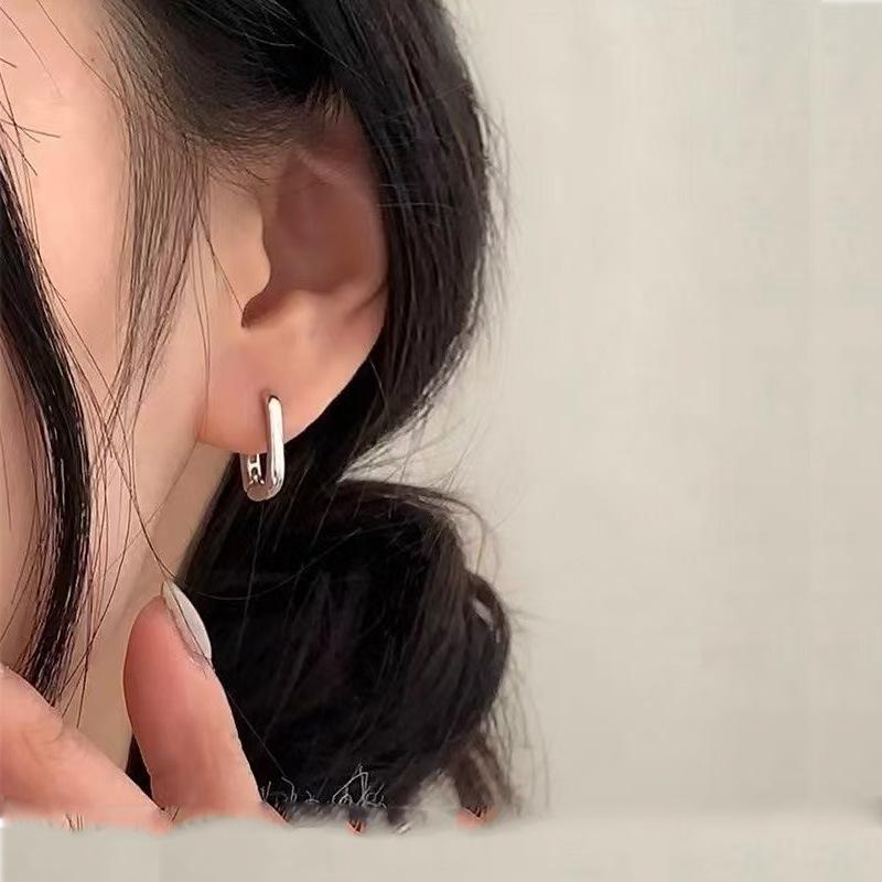 Oval geformte Creolen für Damen Edelstahl U-förmige ovale Creolen Leichter langlebiger Schmuck für den täglichen Gebrauch