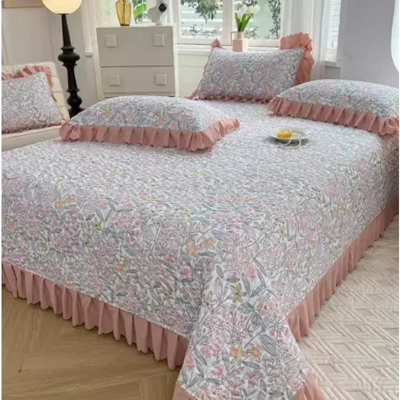 Kleines fragmentiertes Blumen-Landhausstil-Baumwoll-Steppbettdecke Einzel-Tatami-Blatt Dreiteiliges Set für alle Jahreszeiten